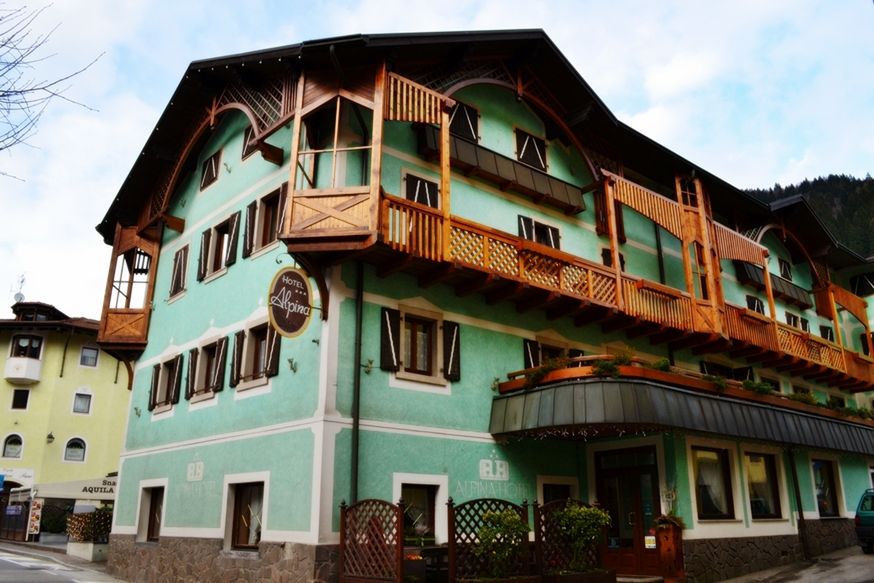 teren hotelu, budynek główny, obiekt