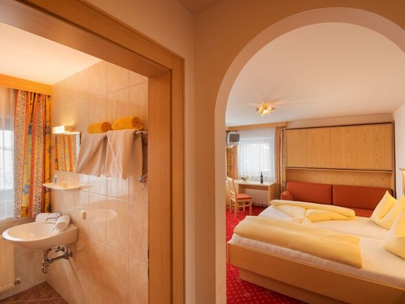 Altachhof 3*
