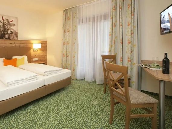 Altachhof 3*
