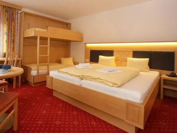 Altachhof 3*