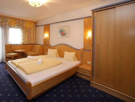 Altachhof 3*