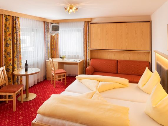 Altachhof 3*