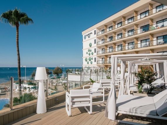obiekt, teren hotelu