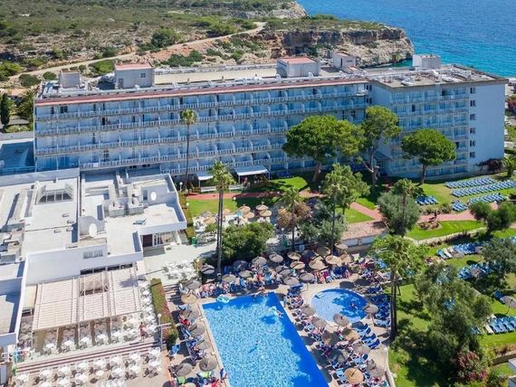 teren hotelu, basen, plaża