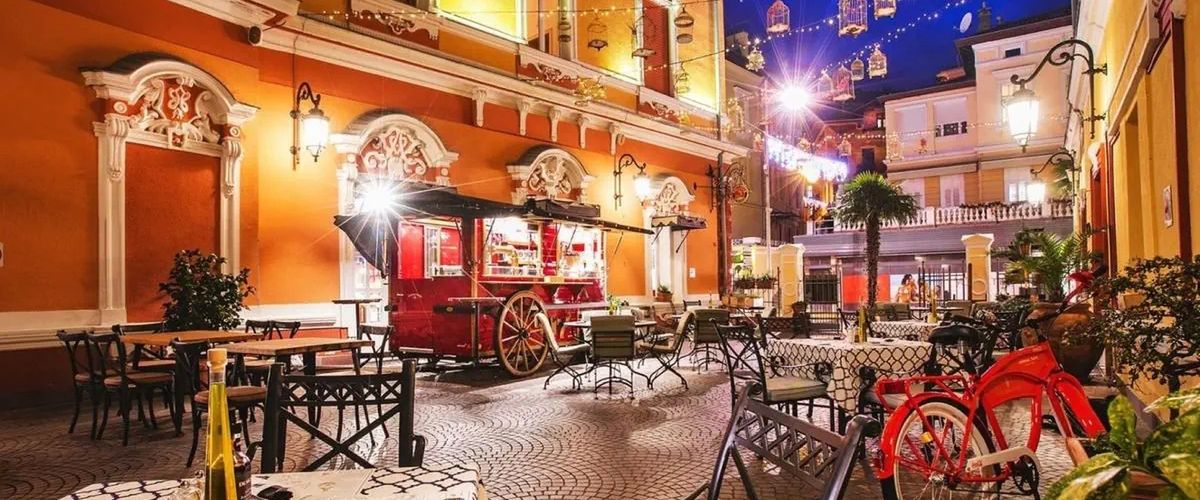 obiekt, teren hotelu