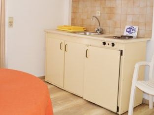 pokój, kuchnia / aneks kuchenny