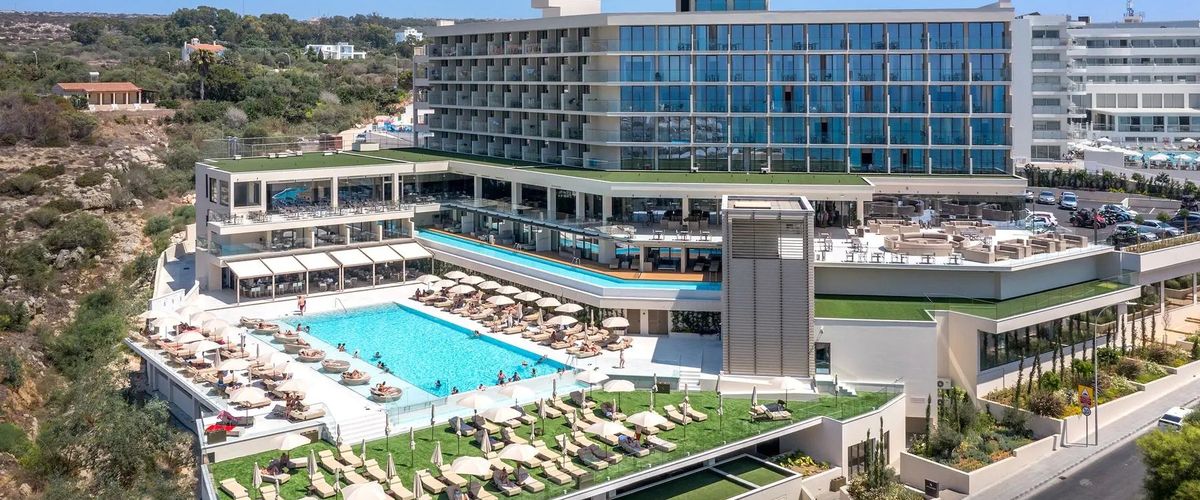 obiekt, teren hotelu, basen