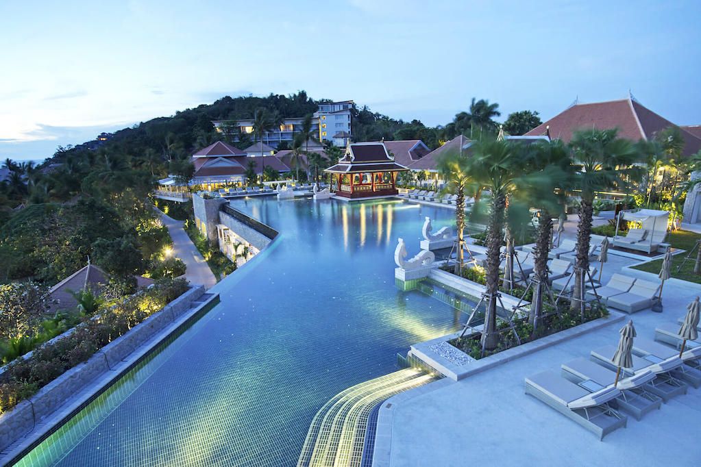 basen, teren hotelu