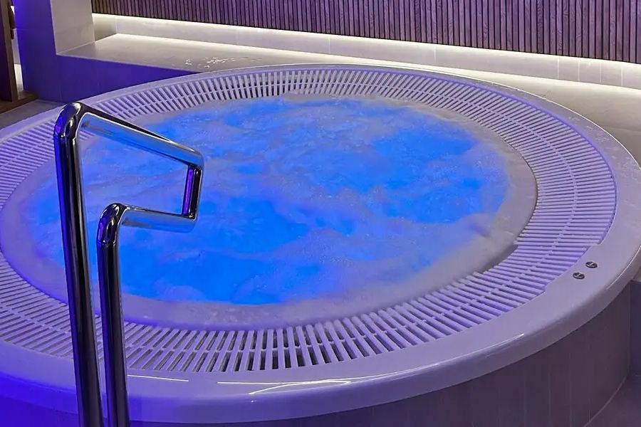 jacuzzi