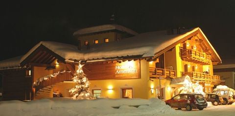 obiekt, budynek główny, teren hotelu