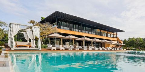 teren hotelu, basen, restauracja