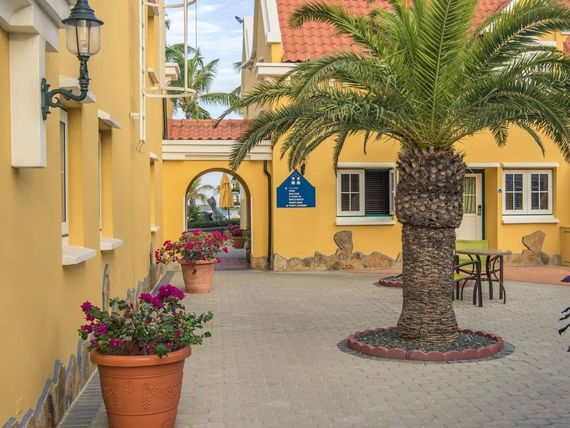 Amsterdam Manor Beach Resort 4*