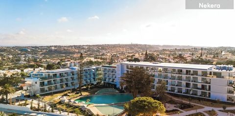 obiekt, teren hotelu, basen