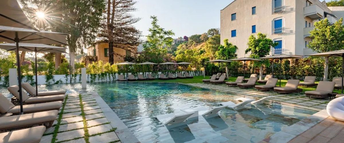 obiekt, teren hotelu, basen