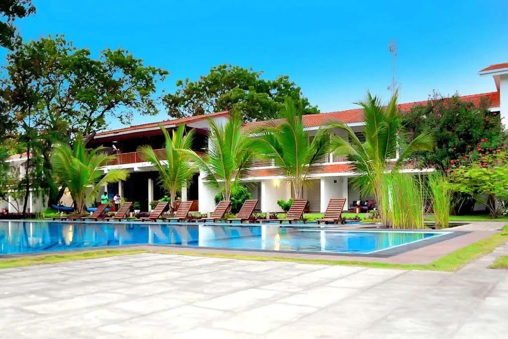 obiekt, teren hotelu, basen