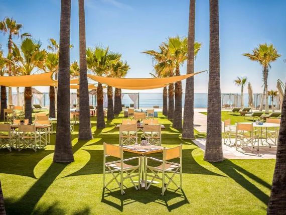 teren hotelu, restauracja, plaża