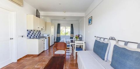 pokój, kuchnia / aneks kuchenny