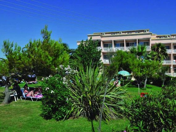 obiekt, teren hotelu