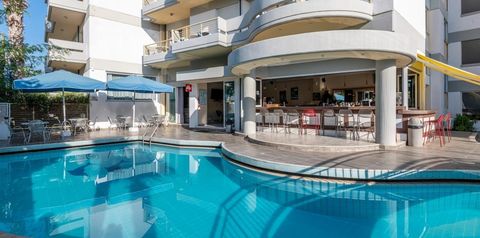 teren hotelu, basen, pool bar