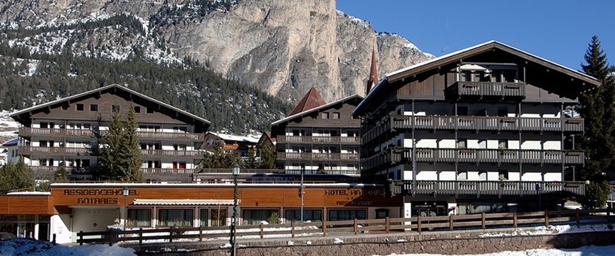 teren hotelu, budynek główny