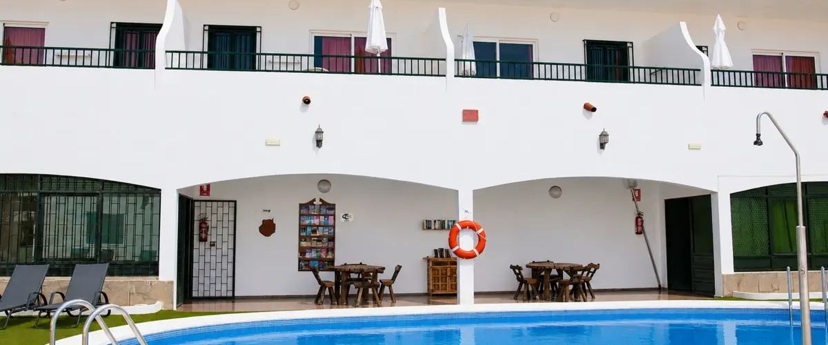 basen, teren hotelu, obiekt
