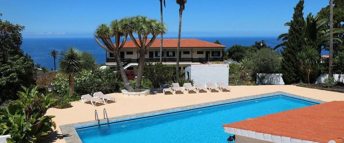 teren hotelu, obiekt, basen