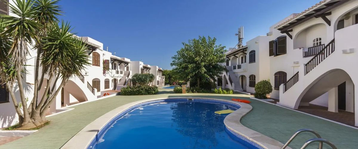 obiekt, teren hotelu, basen