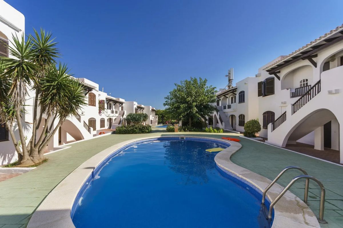 obiekt, teren hotelu, basen