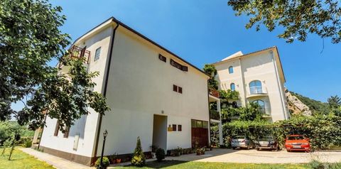 obiekt, budynek główny, teren hotelu
