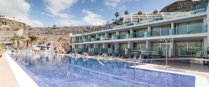 obiekt, teren hotelu, basen