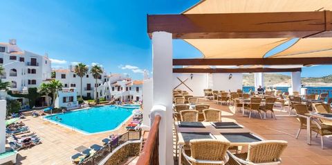 teren hotelu, basen, restauracja