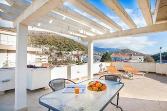 Apartments Azur