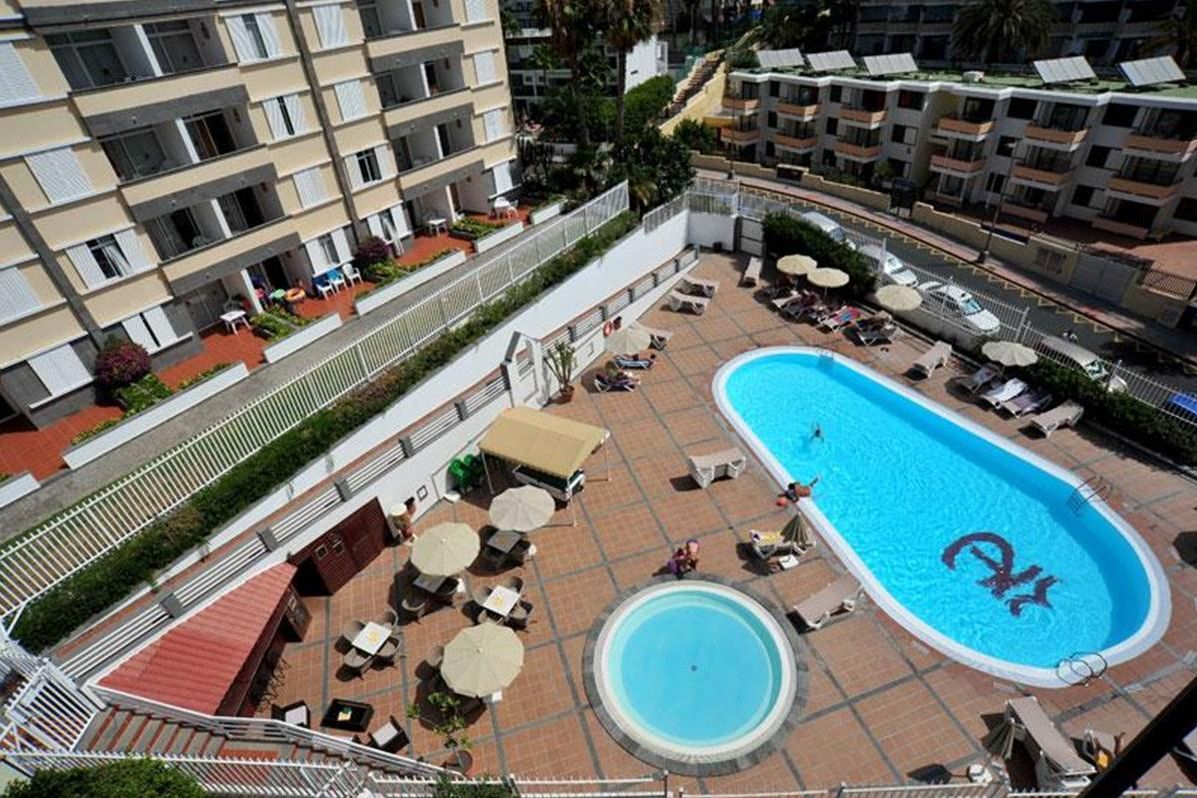 basen, teren hotelu