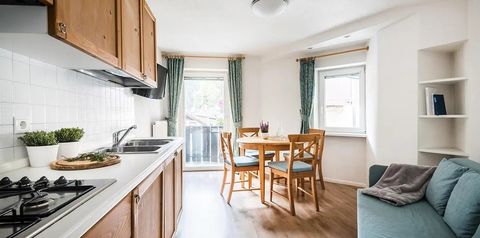 pokój, kuchnia / aneks kuchenny