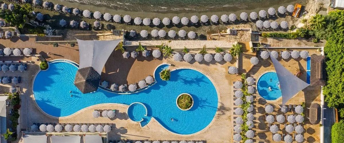 basen, plaża, teren hotelu