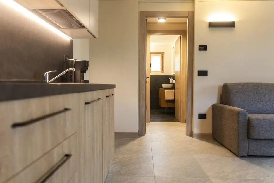 kuchnia / aneks kuchenny, łazienka, pokój