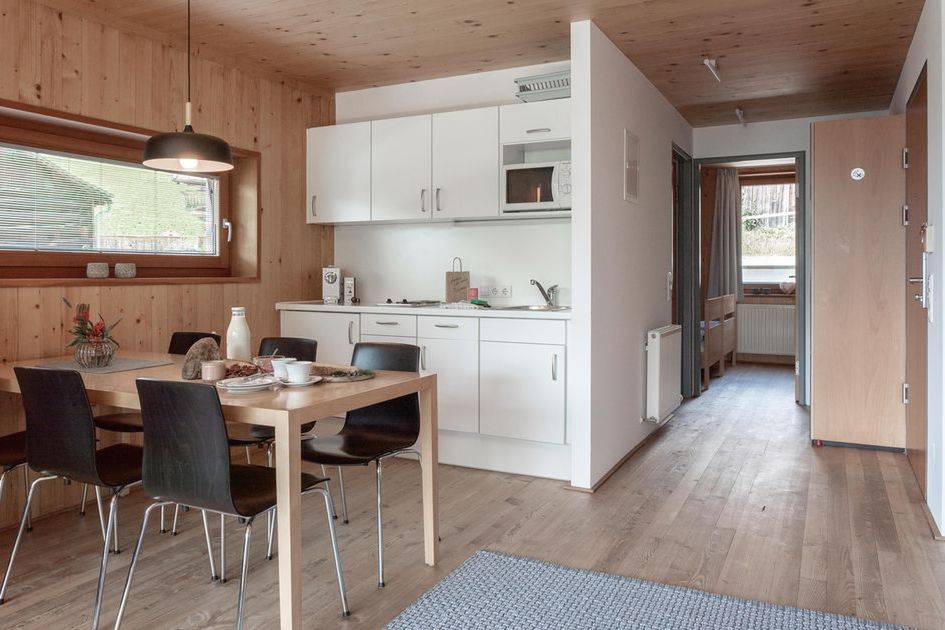 pokój, kuchnia / aneks kuchenny