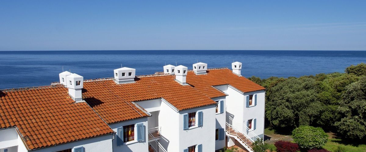 budynek główny, teren hotelu