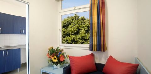 pokój, kuchnia / aneks kuchenny