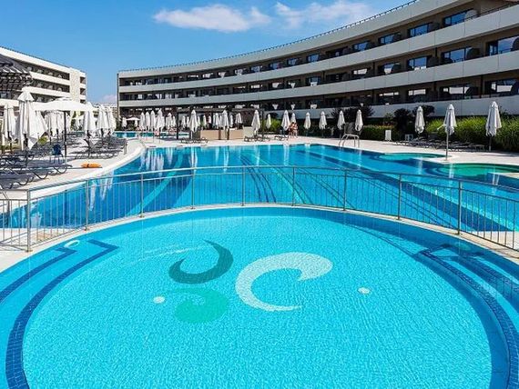 Aqua Paradise Resort