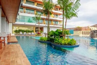 Aqua Resort Phuket