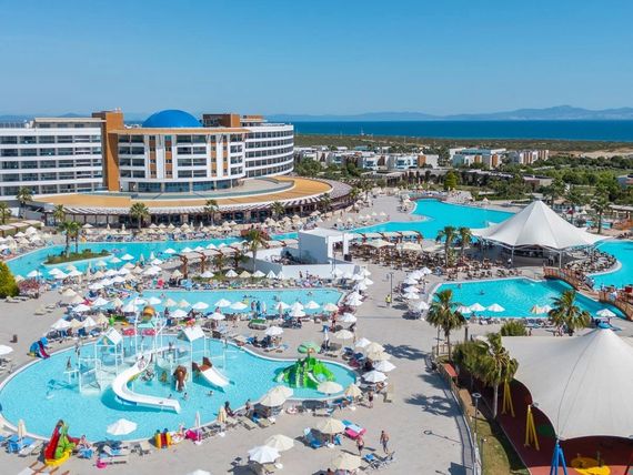 Aquasis Deluxe Resort & Spa