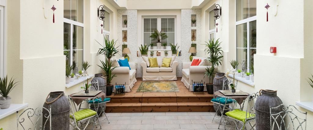 kawiarnia, teren hotelu