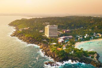 Araliya Beach Resort Spa