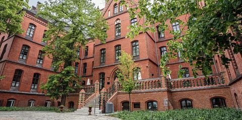 budynek główny, obiekt