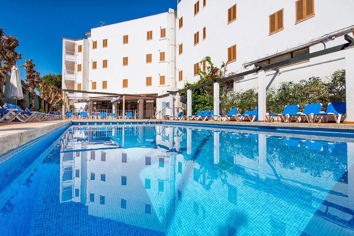 obiekt, teren hotelu, basen