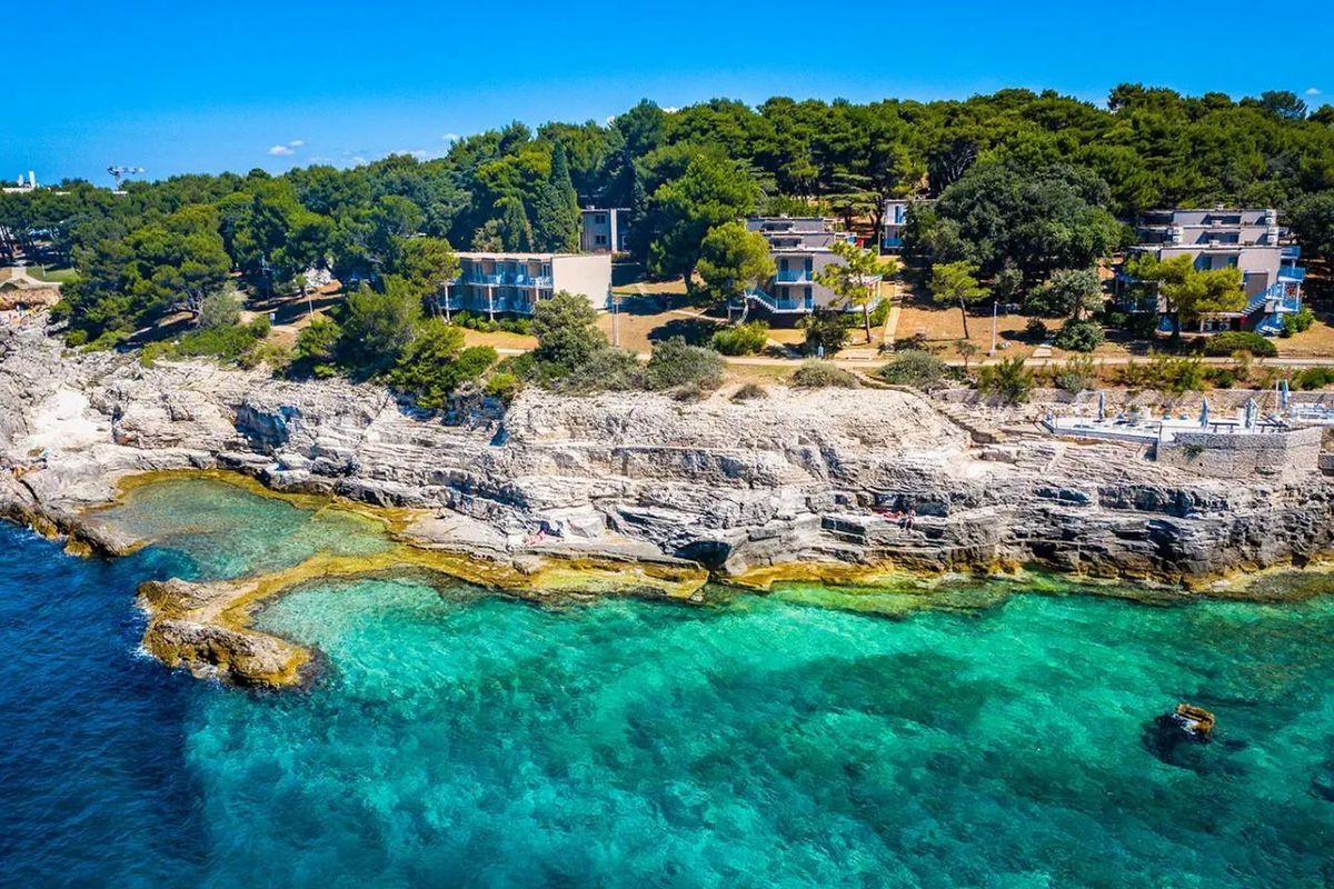 obiekt, teren hotelu