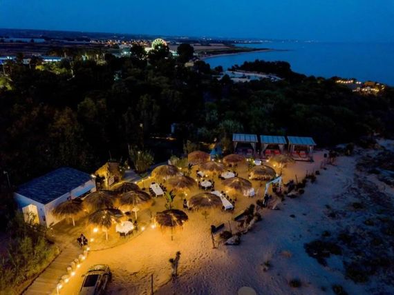 teren hotelu, restauracja, plaża