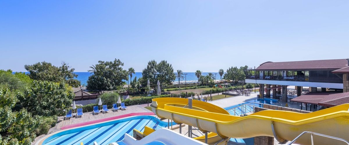 basen, zjeżdżalnia