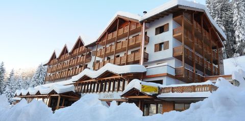 teren hotelu, budynek główny, obiekt